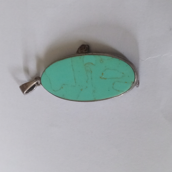 A turquoise and sparkly lady. Art deco. Dressed in a low cut dress, with a fan. - Picture 3 of 4